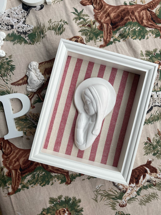 Virgen Niña rayas rojas