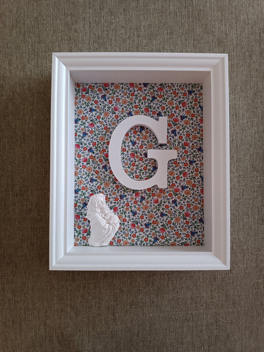 Letra con Virgen y Niño Jesús flores de otoño