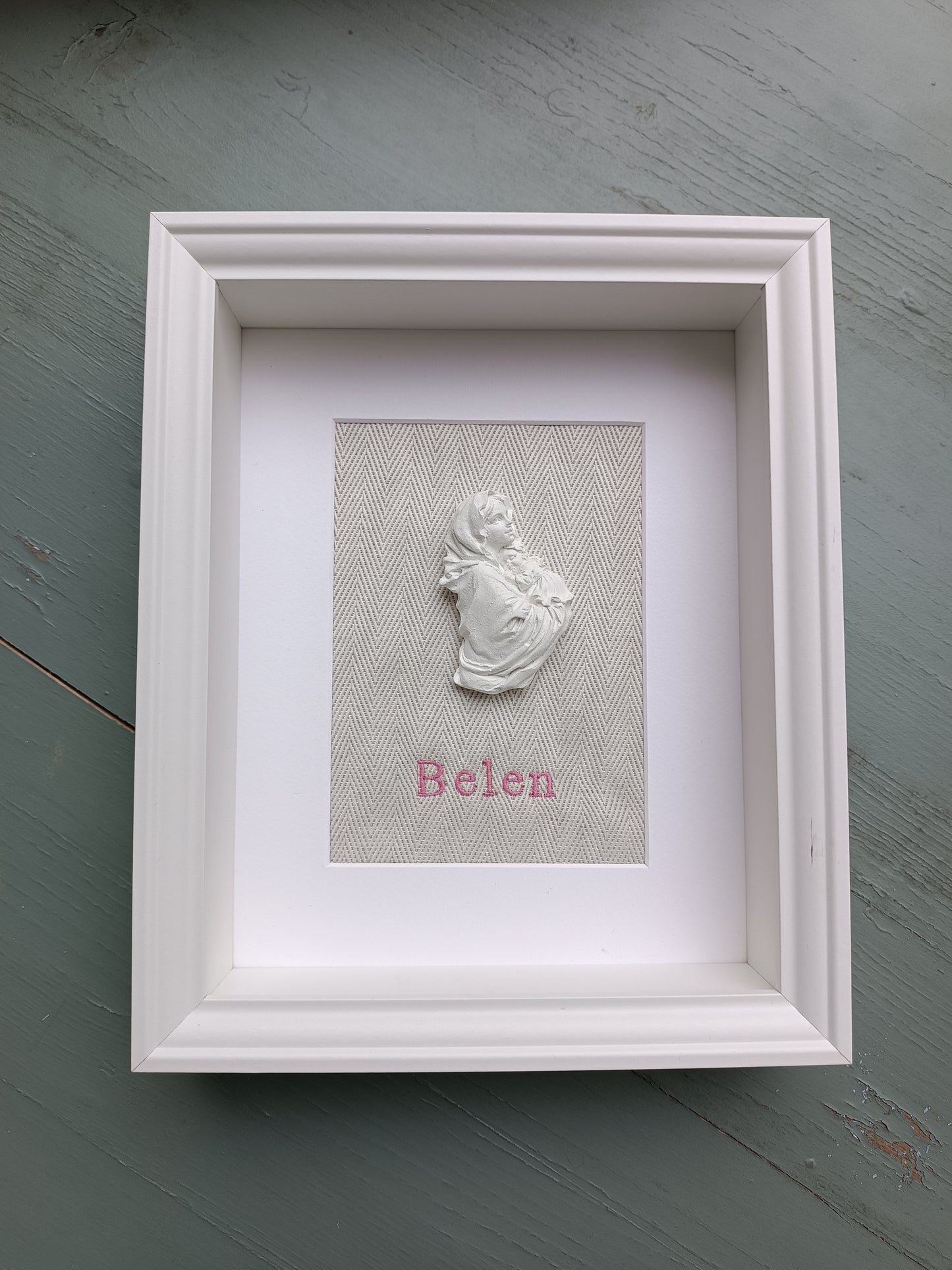 Virgen y Niño Jesús beige espiga con nombre
