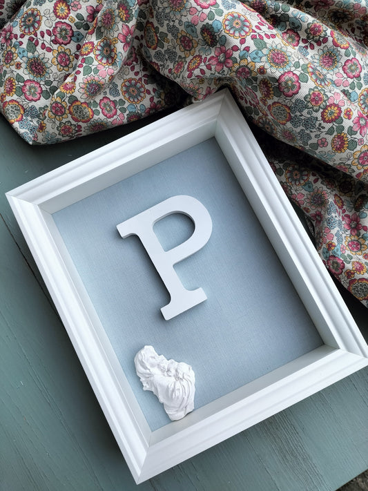 Letra con Virgen y Niño Jesús azul espiga