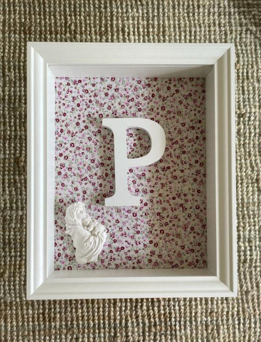 Letra con Virgen y Niño Jesús florecitas