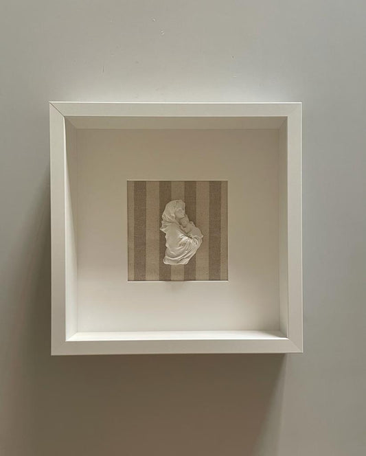 Virgen con Niño Jesús rayas beige