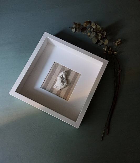 Virgen con Niño Jesús rayas beige