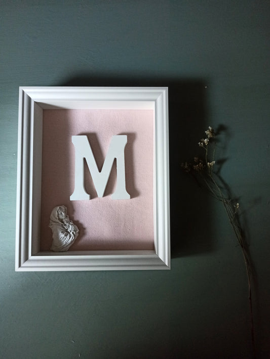 Letra con Virgen y Niño Jesús rosa