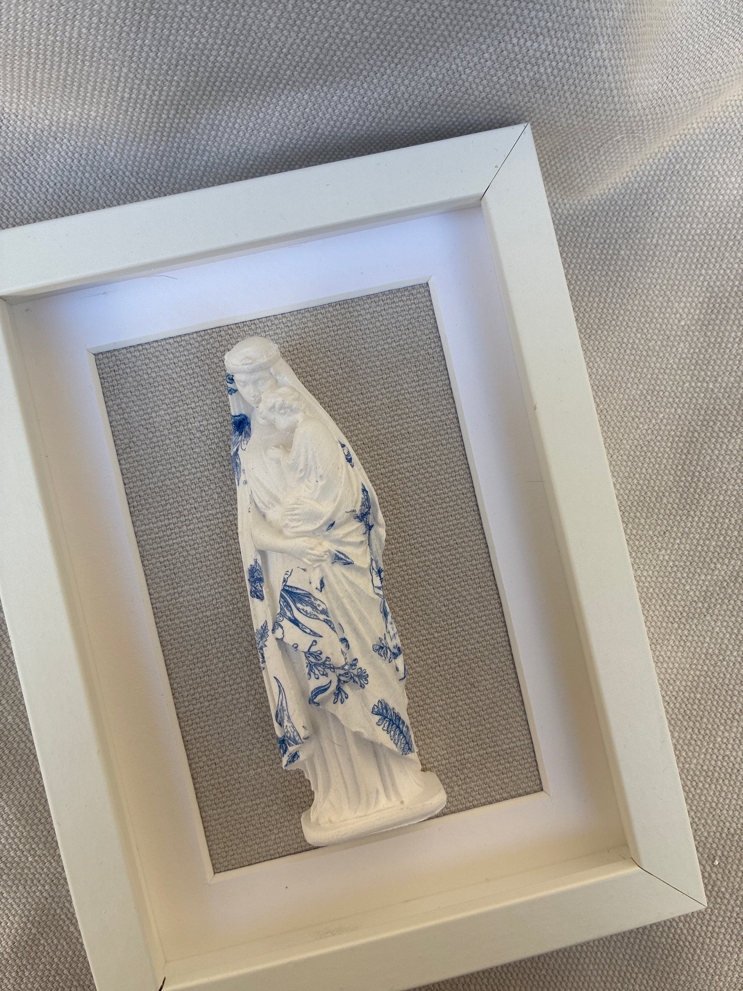 Madonna con Niño Jesús flores Azules
