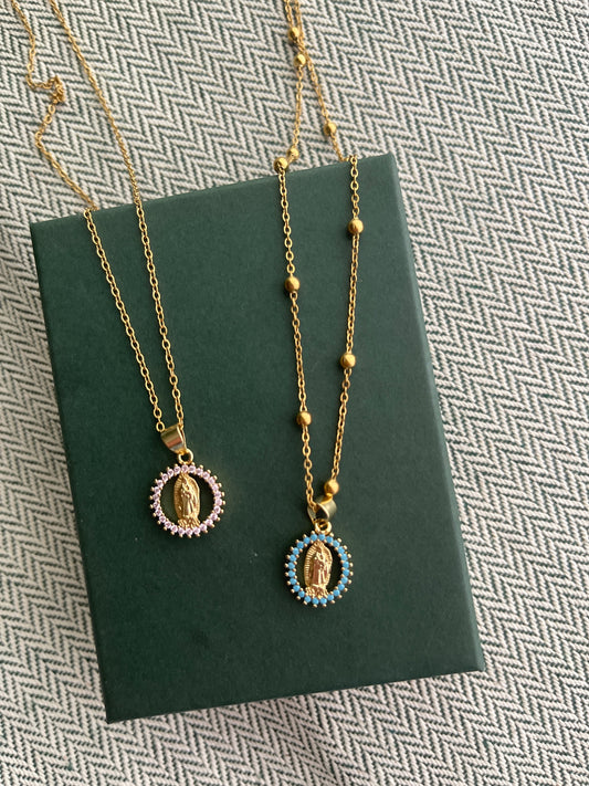 Virgen de Guadalupe con cadena
